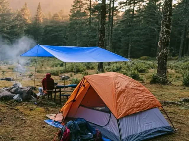 Tent Camping Hacks for Rain: Stay Dry & Cozy